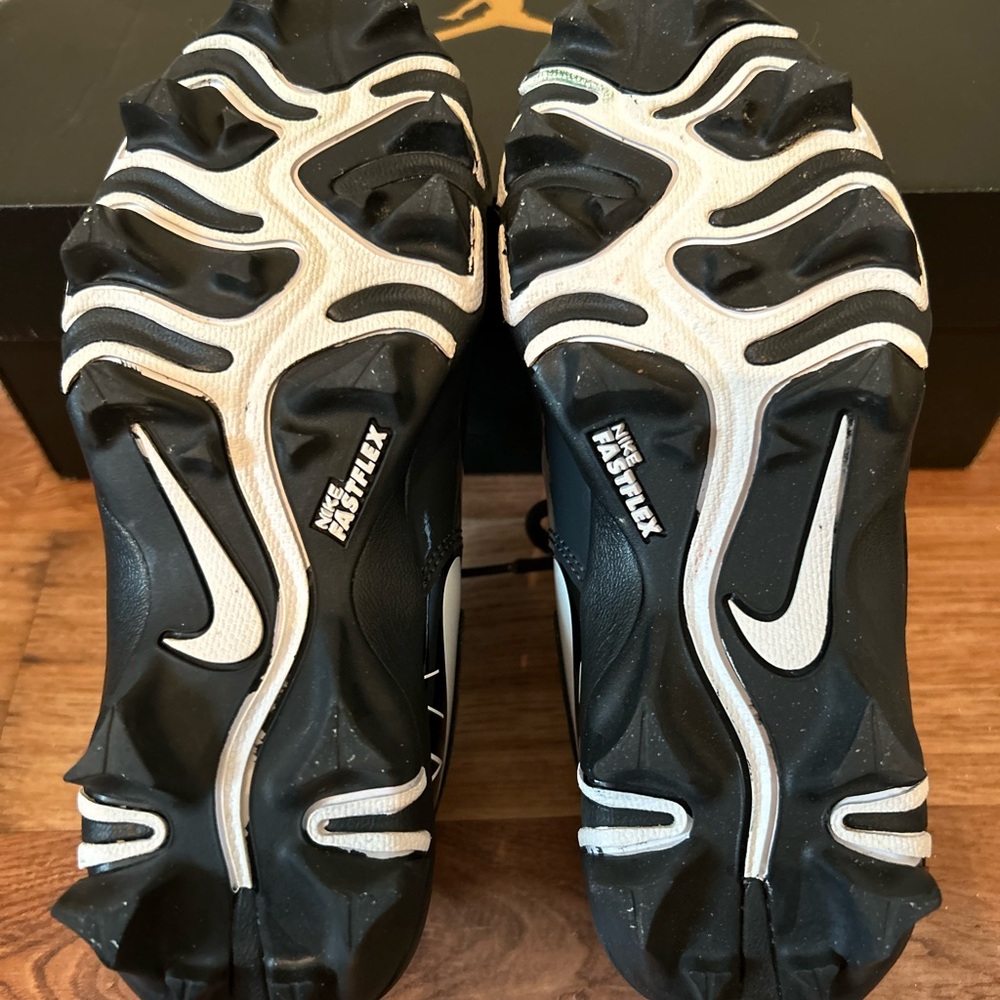 Nike Vapor Edge Shark Cleats size 4 Youth - Picture 2 of 4